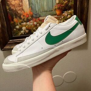 Nike Blazer Low 77 Pine Green sneakers